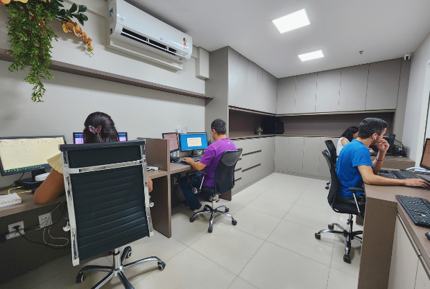 Trabalhar como CLT e ter CNPJ é possível, mas exige atenção às regras